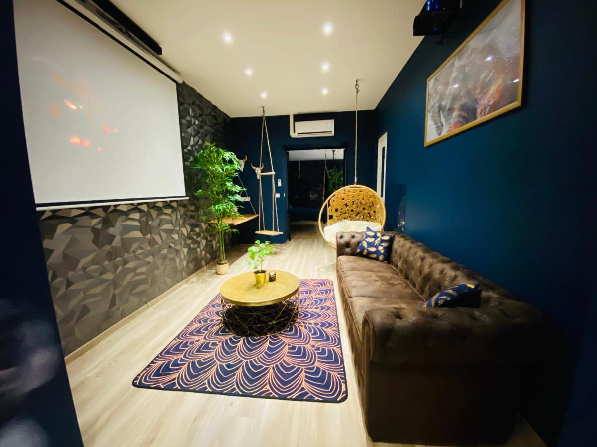 Capsule Temps Suspendu - Balneo, Home Cinema & Billard Valenciennes Ngoại thất bức ảnh