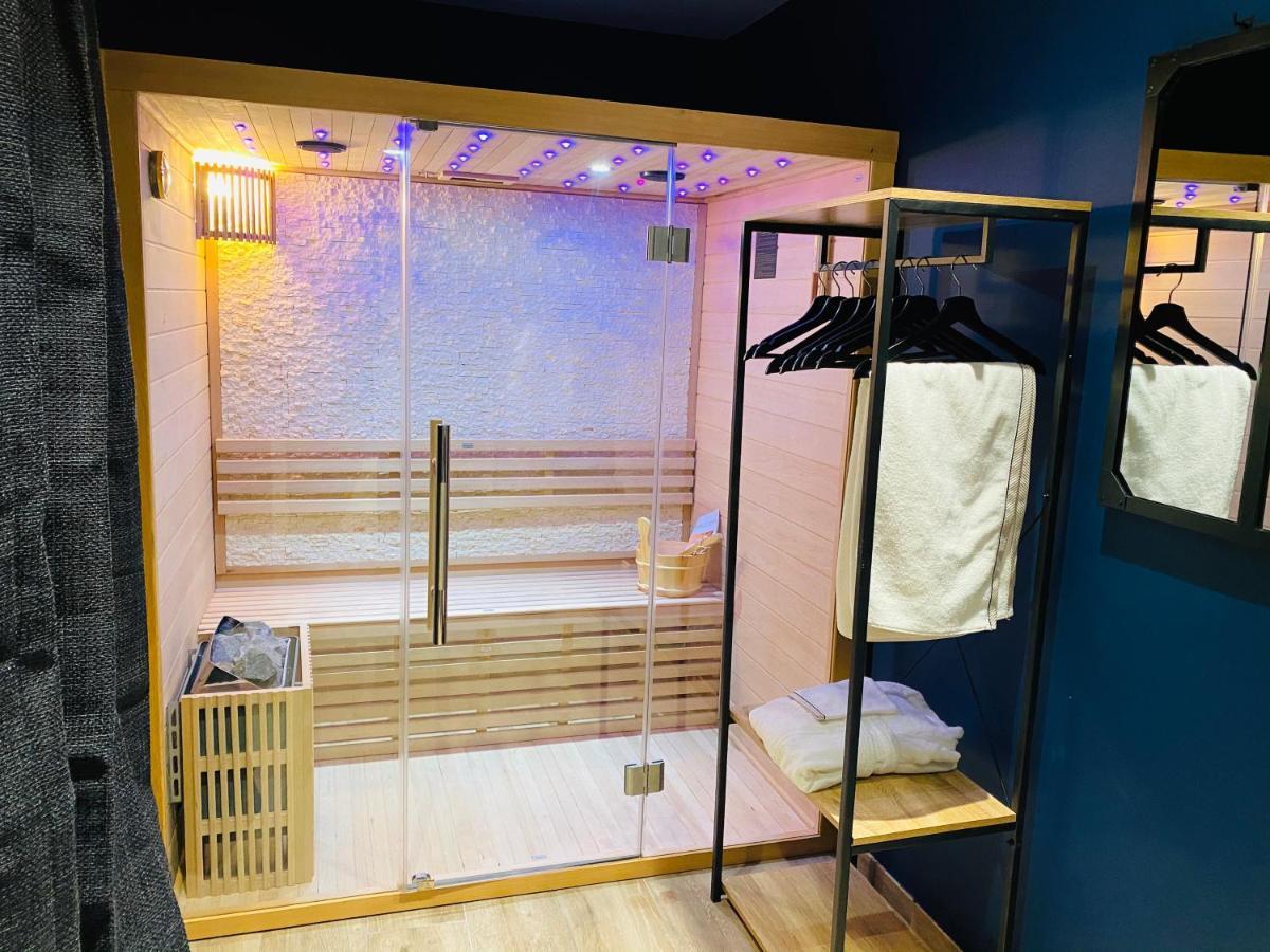 Capsule Temps Suspendu - Balneo, Home Cinema & Billard Valenciennes Ngoại thất bức ảnh